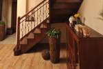 klasické celodřevěné schody sedlové, zábradlí kované