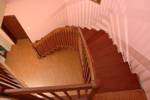moderní schody BOLZEN, zábradlí dřevěné